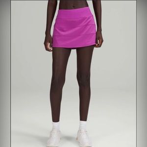 Lululemon Pace Rival Skirt in Vivid Plum size 8 Regular length EUC